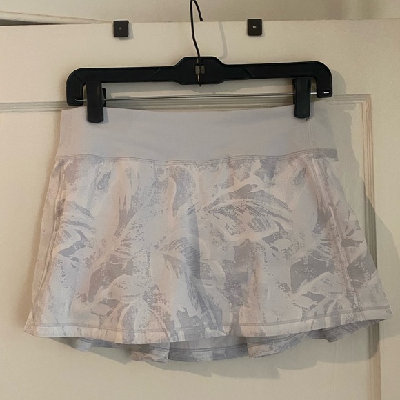 Lululemon Skort 6 - Picture 1 of 4